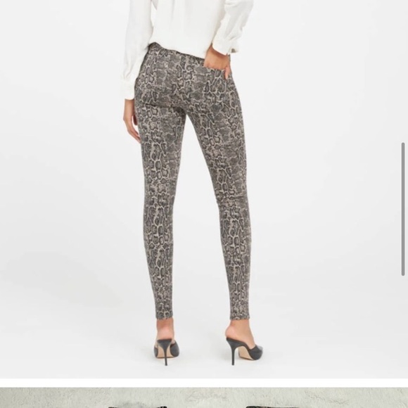 Like New Spanx Taupe Snakeskin Jean-ish Ankle Leggings - Picture 3 of 9